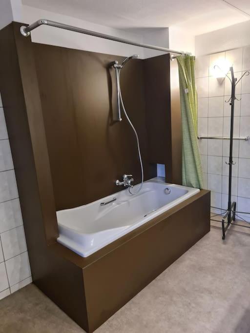 Haus Paesch Nahe See Mit Beheiztem Whirlpool/Sauna Butgenbach Bagian luar foto